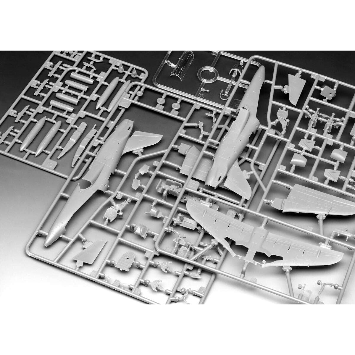 revell-bae-hawk-t1-B6918C9F6.jpg