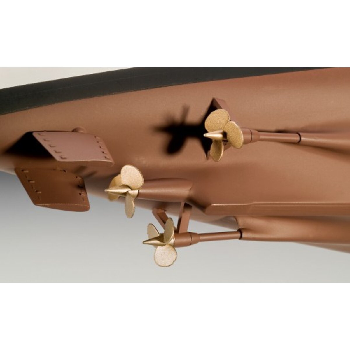 revell-german-battleship-tirpitz-6B2693F66.jpg