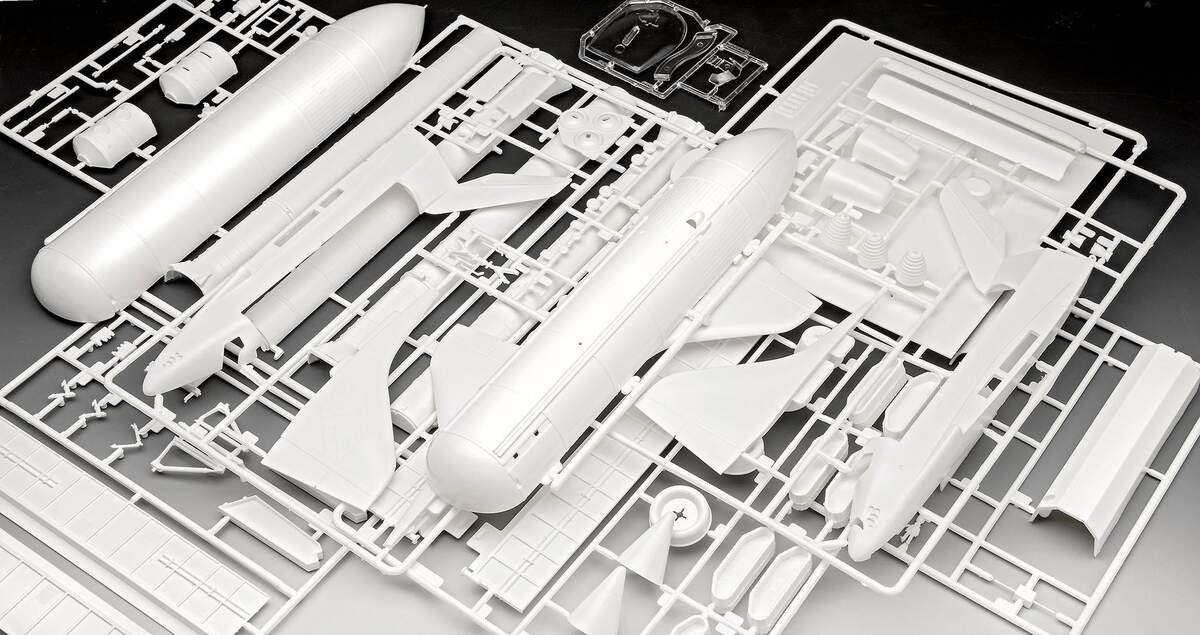 Revell Geschenkset Space Shuttle& Booster Rockets, 40th.