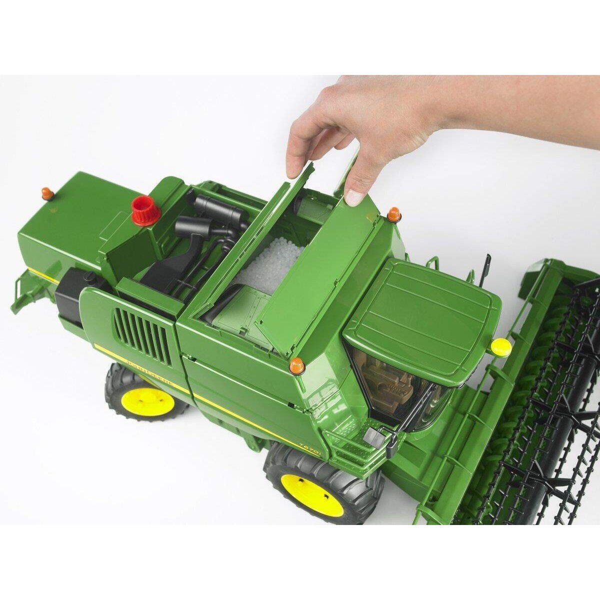 bruder-2132-john-deere-maehdrescher-5395865B9.jpg