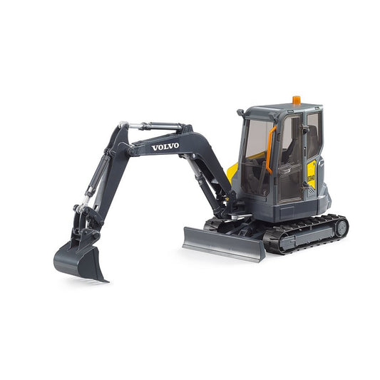 bruder-2465-volvo-kompaktbagger-ecr40-C73FC3001.jpg