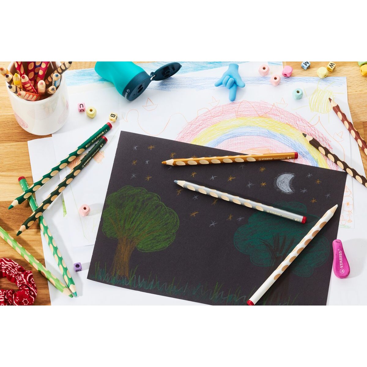 ergonomischer-buntstift-fuer-rechtshaender--DFA48B4A6.jpg