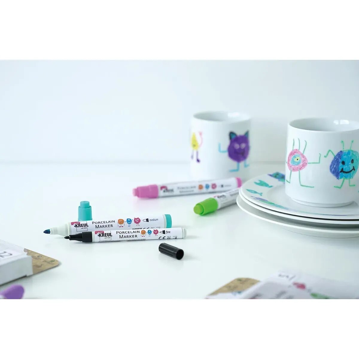 kreul-porcelain-marker-medium-kirschrot-19A3463A2.jpg