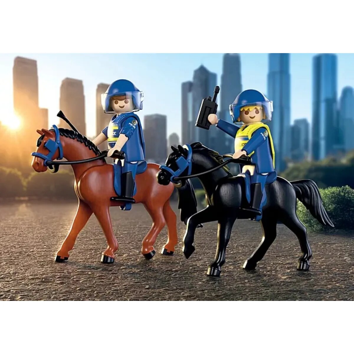 playmobil-71877-acton-heroes-polizeireiterstaffel-91450AC64.jpg
