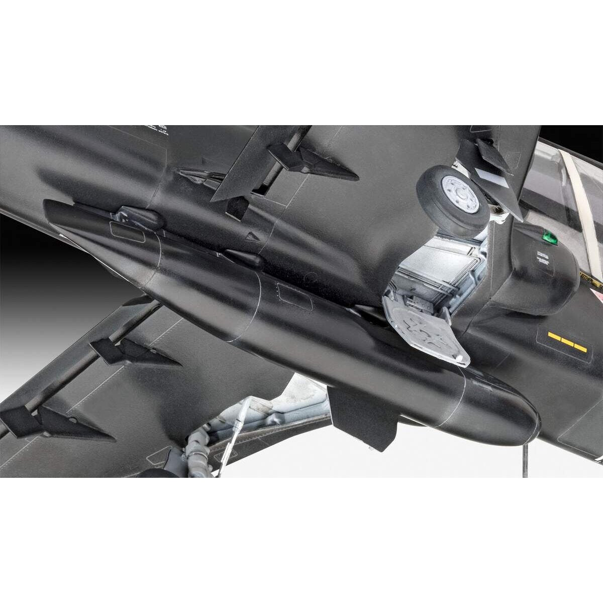 revell-bae-hawk-t2-9FD16BA83.jpg