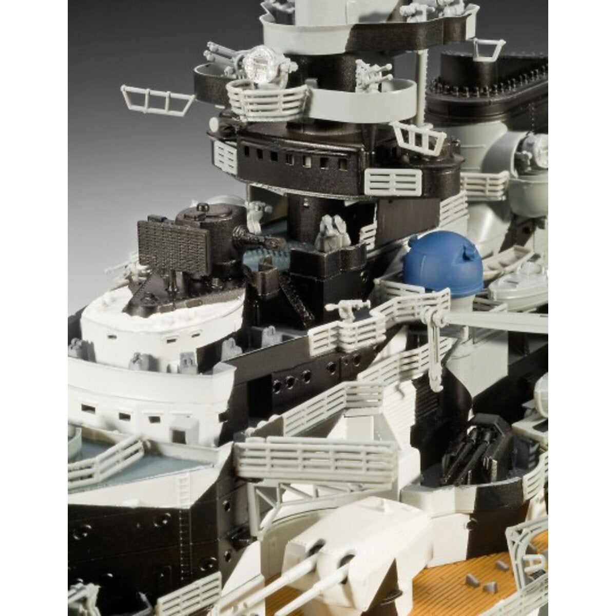 revell-german-battleship-tirpitz-6B2693F64.jpg
