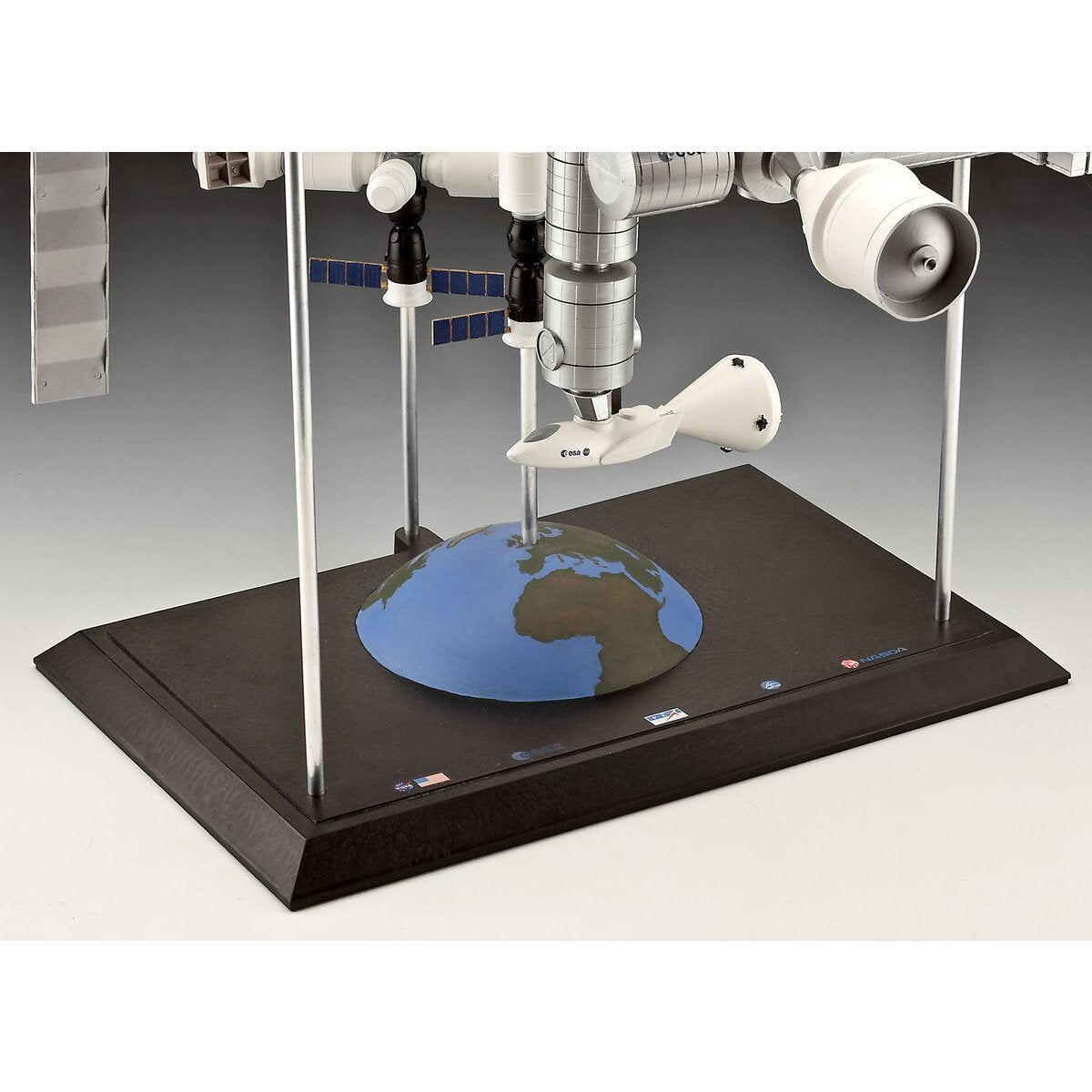 revell-geschenkset-25th-anniversary-iss-B6D45C866.jpg