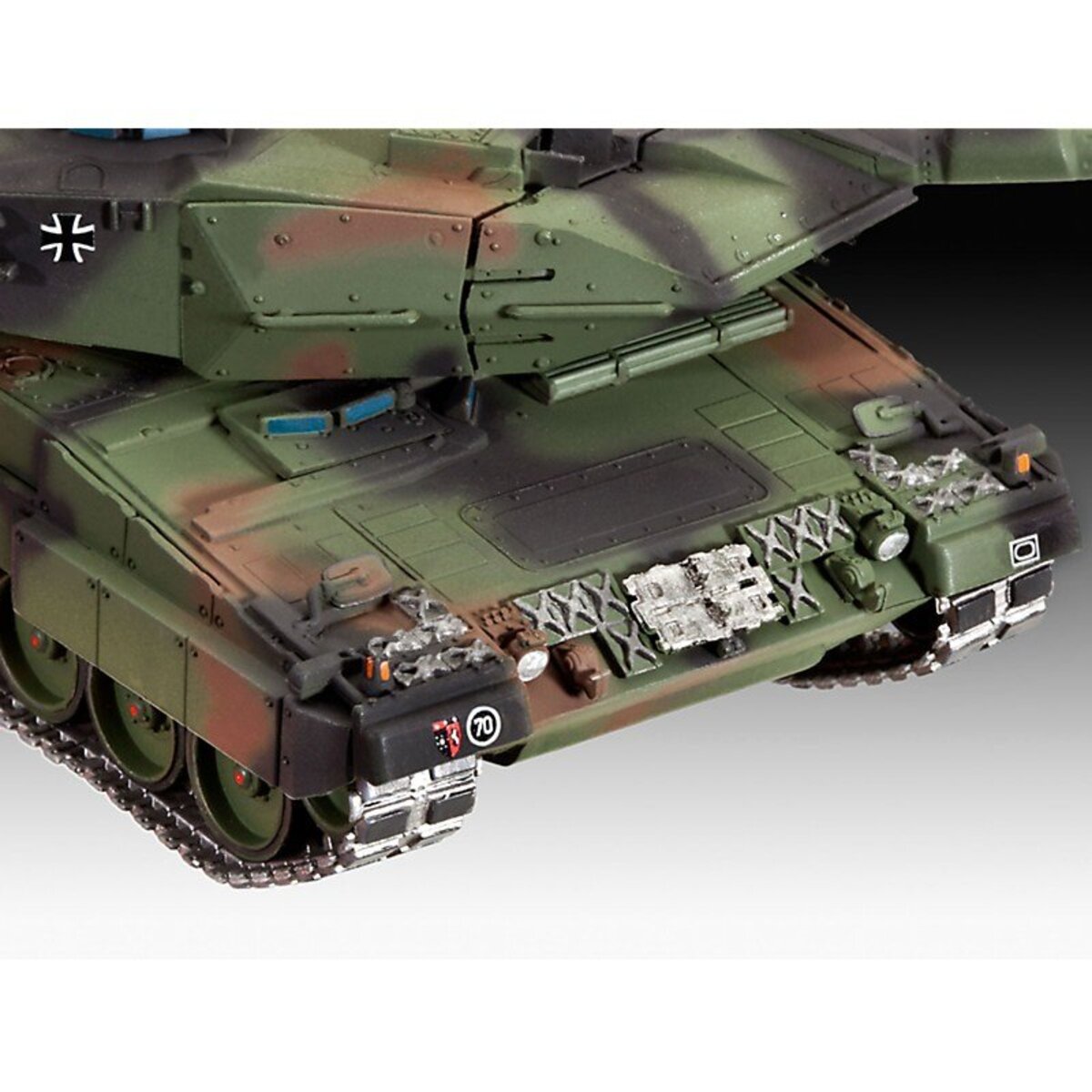 revell-leopard-2-a6m-816144D63.jpg