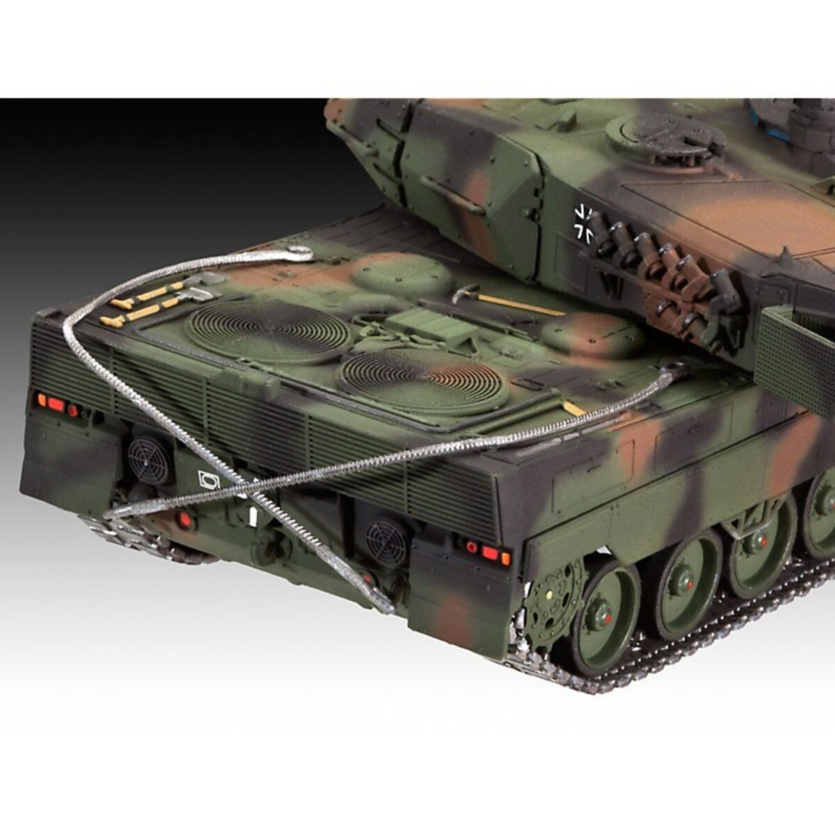 revell-leopard-2-a6m-816144D64.jpg
