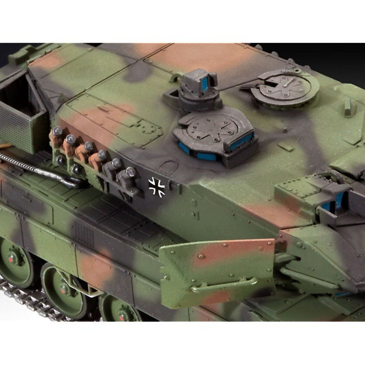 revell-leopard-2-a6m-816144D65.jpg