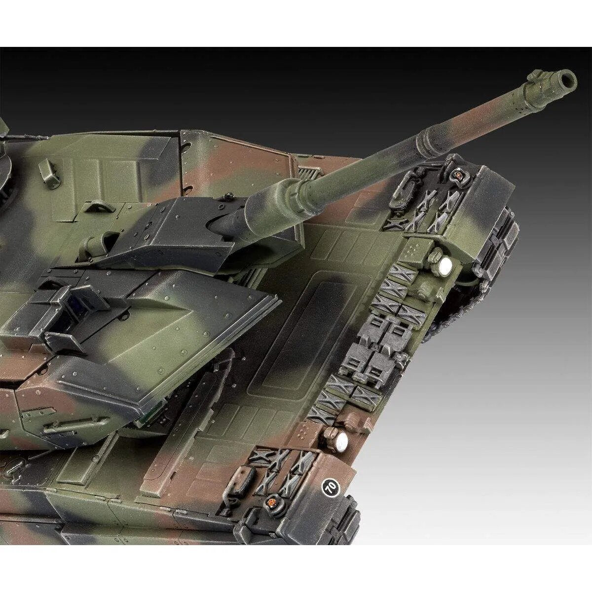 revell-leopard-2a6a6nl-135-D9F028483.jpg