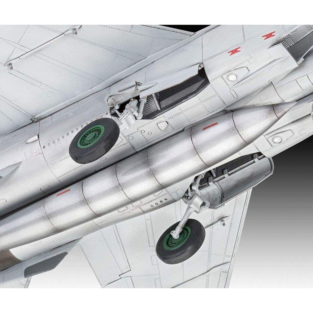 revell-mig-25-rbt-foxbat-2D6703104.jpg