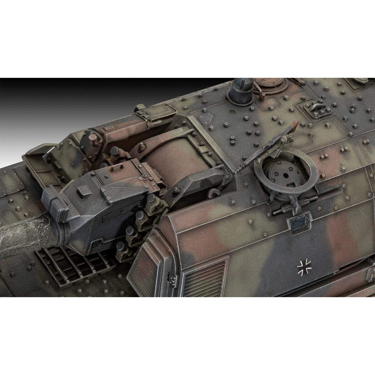 revell-panzerhaubitze-2000-135-F1FA2C003.jpg