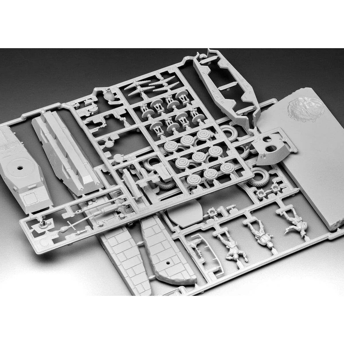 revell-sdkfz-2342-puma-massstab-0D9B6E6D5.jpg