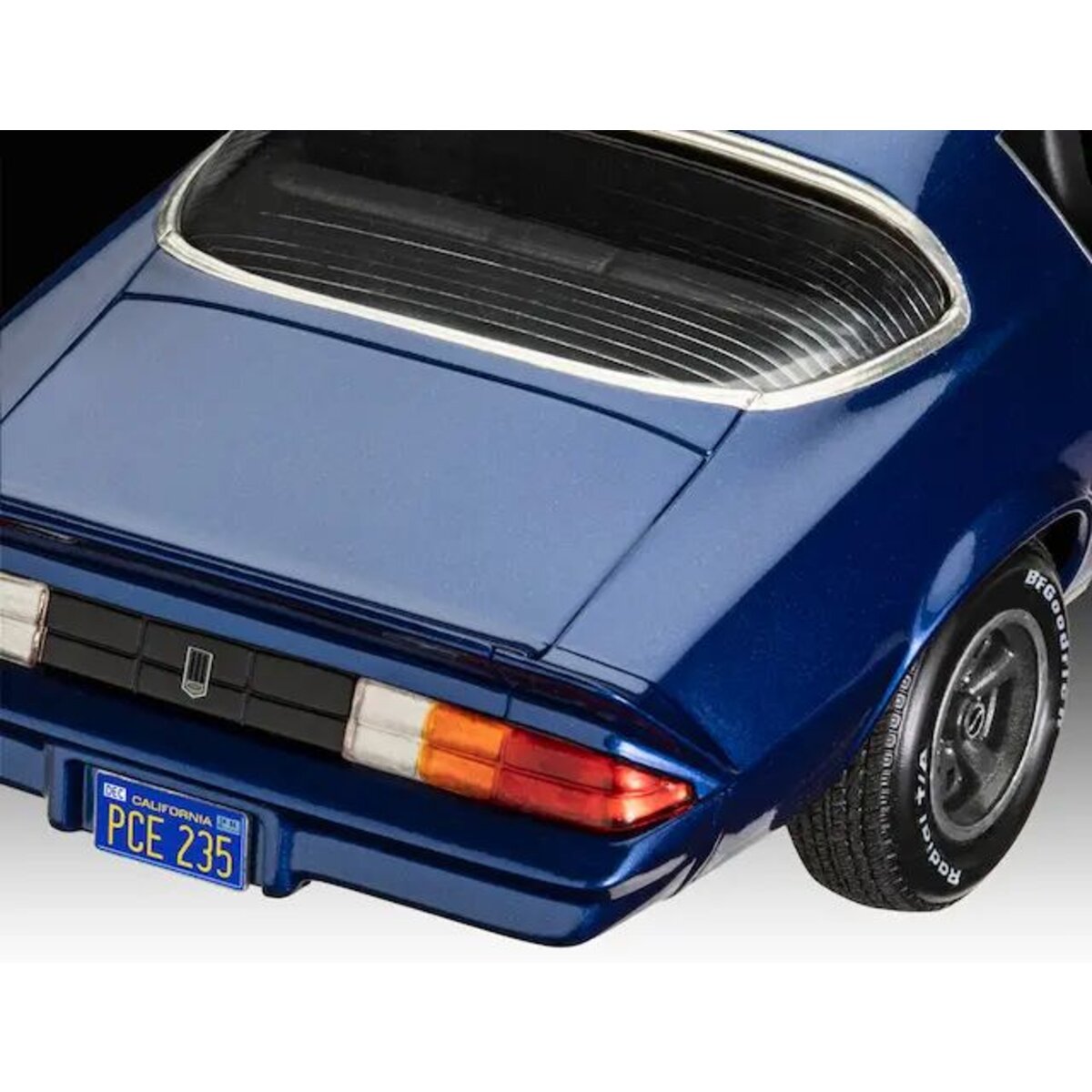 revell-stranger-things-chevy-camaro-FBC699023.jpg