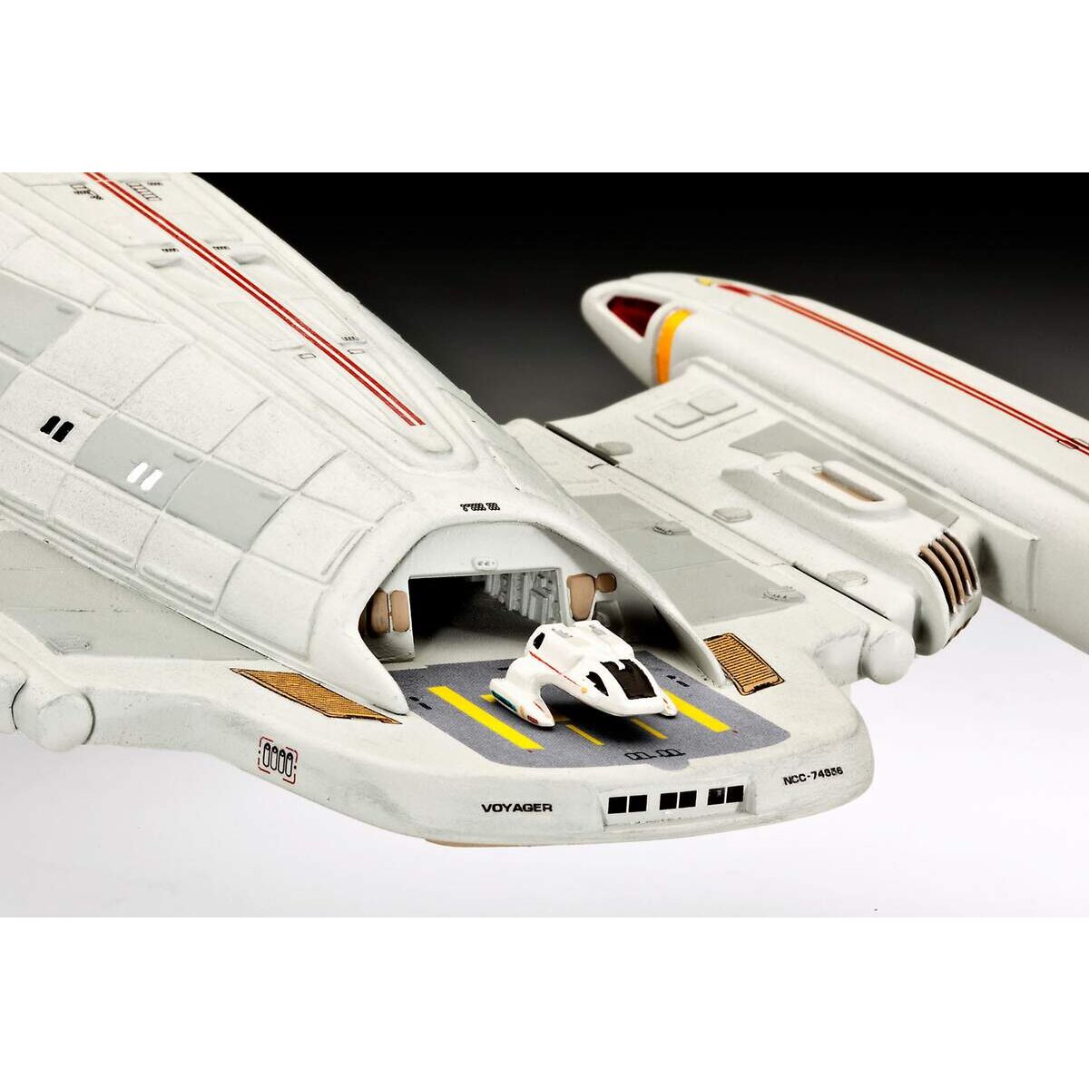 revell-uss-voyager-9CAA880B3.jpg