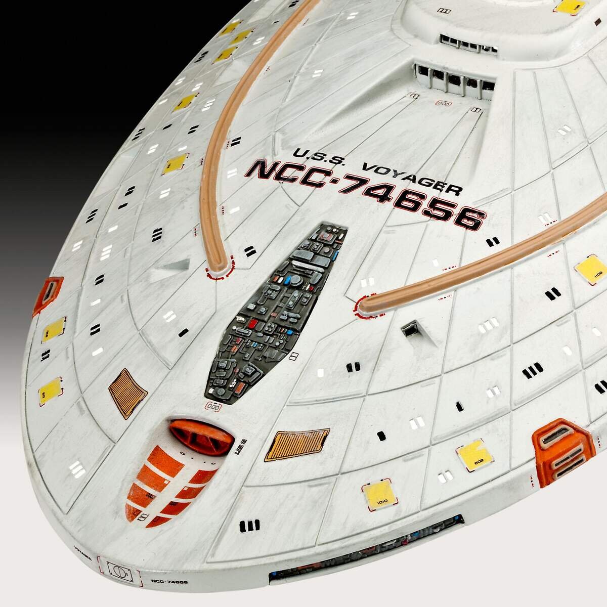 revell-uss-voyager-9CAA880B4.jpg