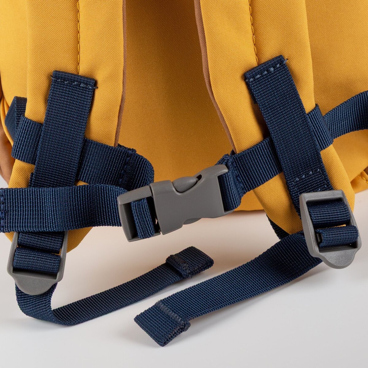 sigikid-kinder-pfoetchenrucksack-loewe-3BB0A3936.jpg
