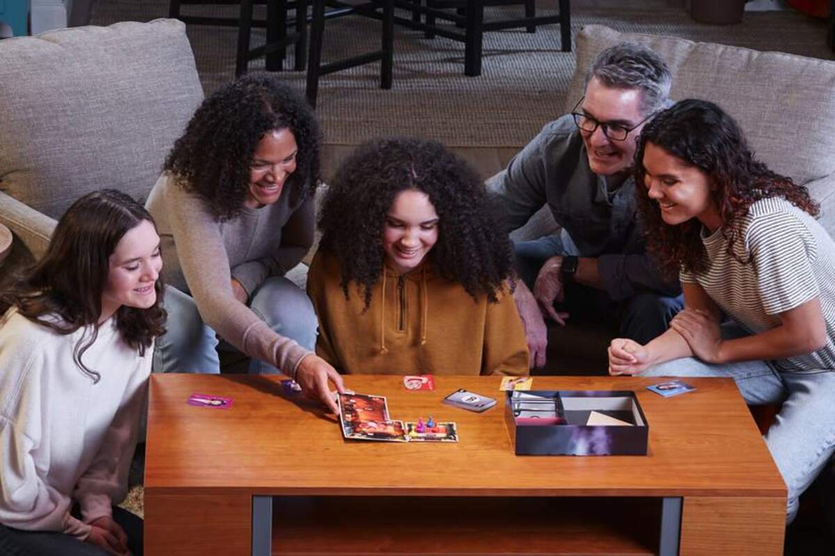Hasbro Cluedo Verrat in der Villa
