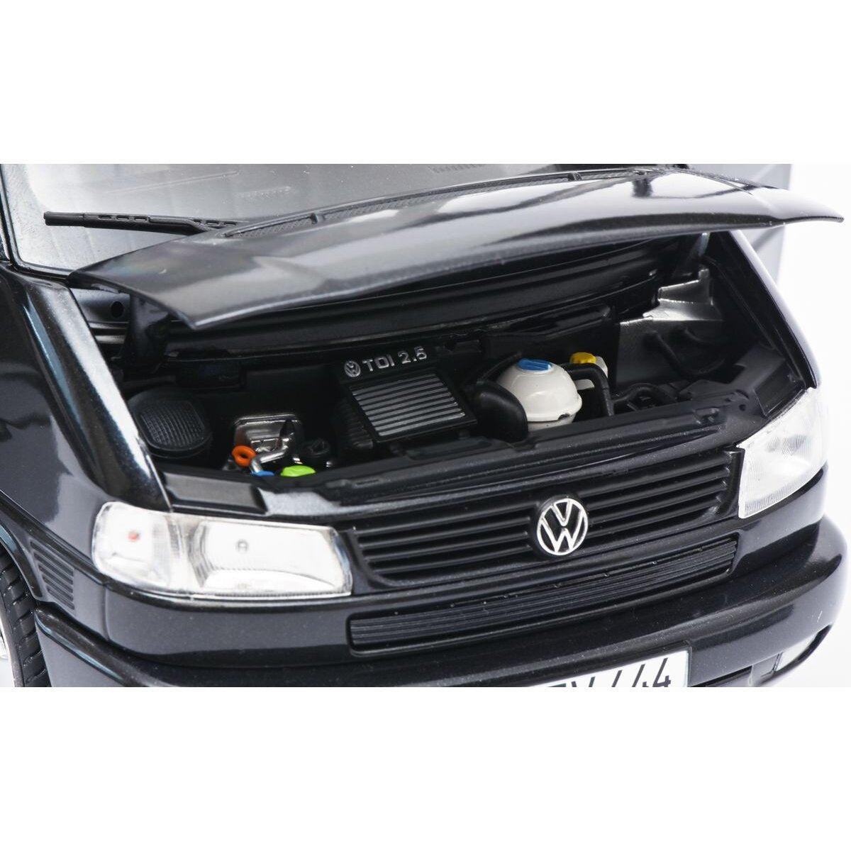 Schuco VW T4 Bus Caravelle schwarz 1:18